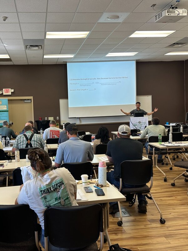 Jorge Montezuma teaching composting operations math